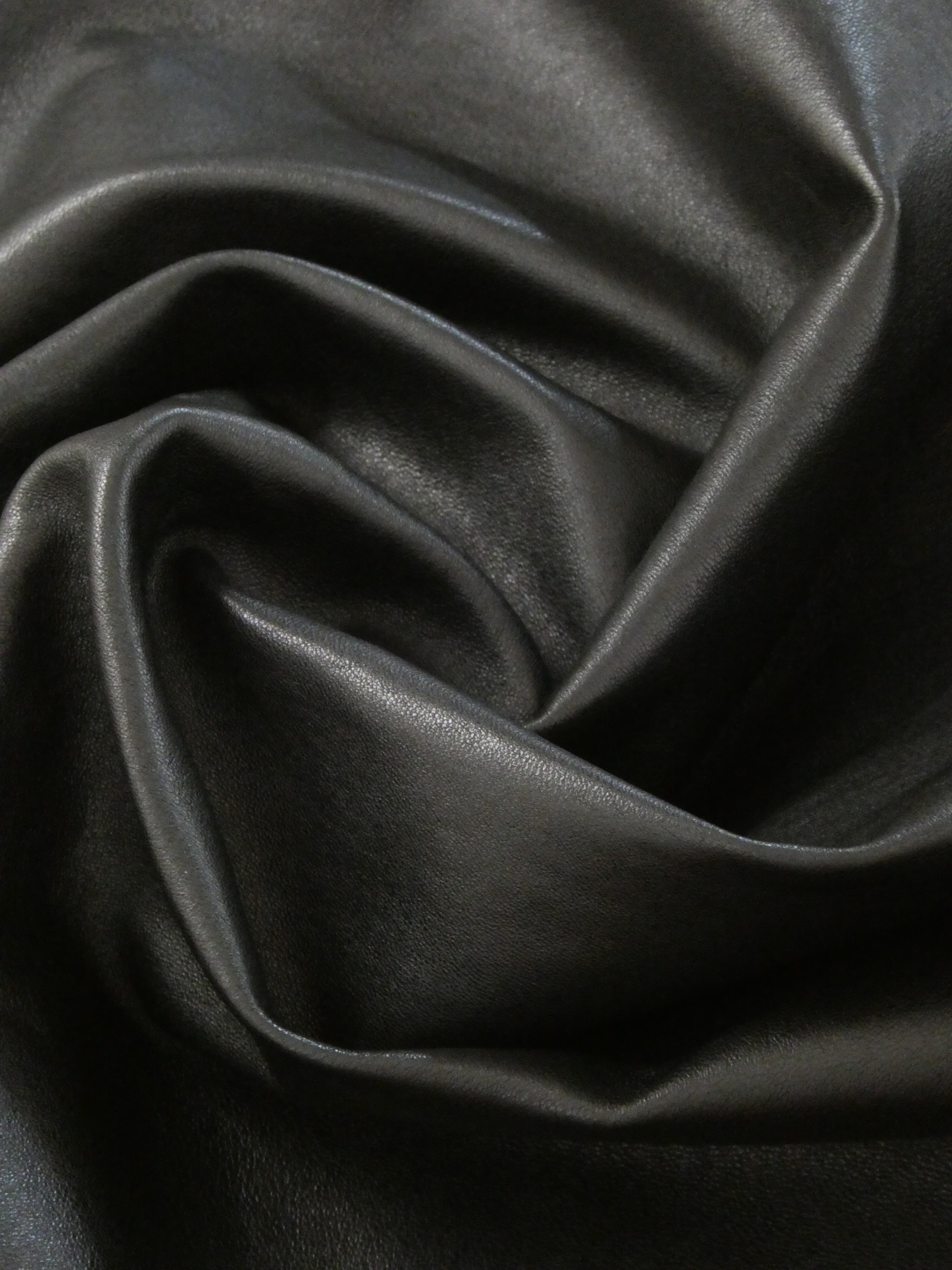Nappa Stretch — lavorazione artigianale